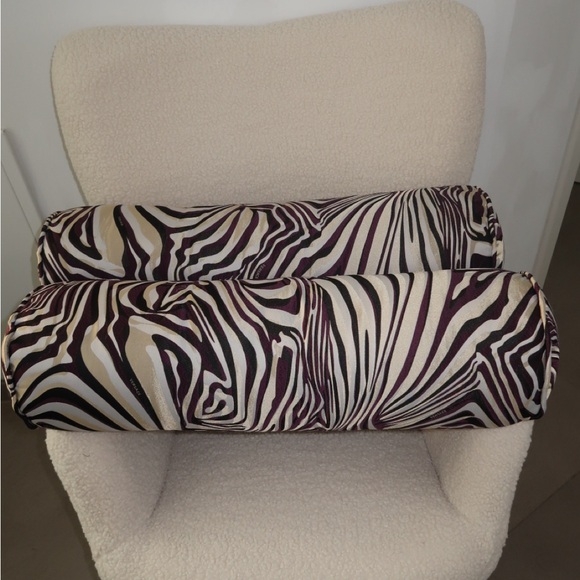 2 Vintage Versace Pillows - Picture 7 of 11